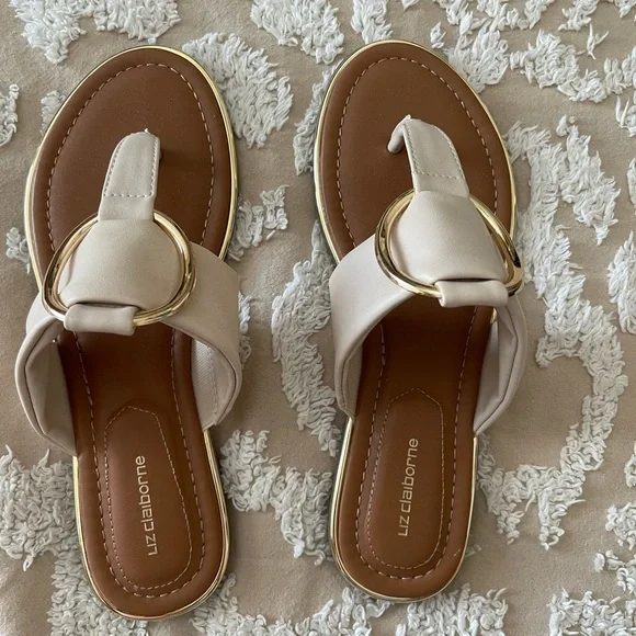 Cream Sandals - Liz Claiborne Size 7 - Picture 1 of 4